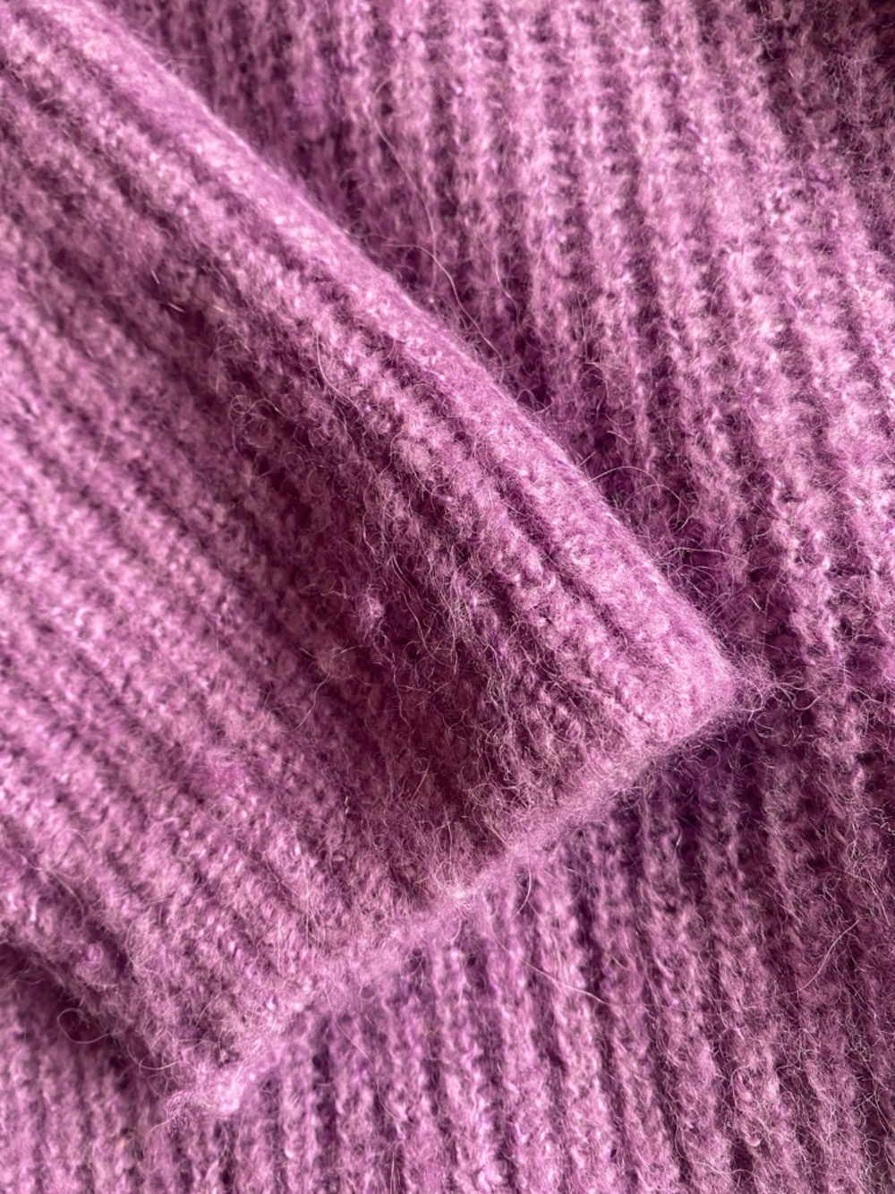 MADEWELL Ribbed Crewneck
Alpaca Blend Sweater in Heather
Amethyst - Picture 9 of 10